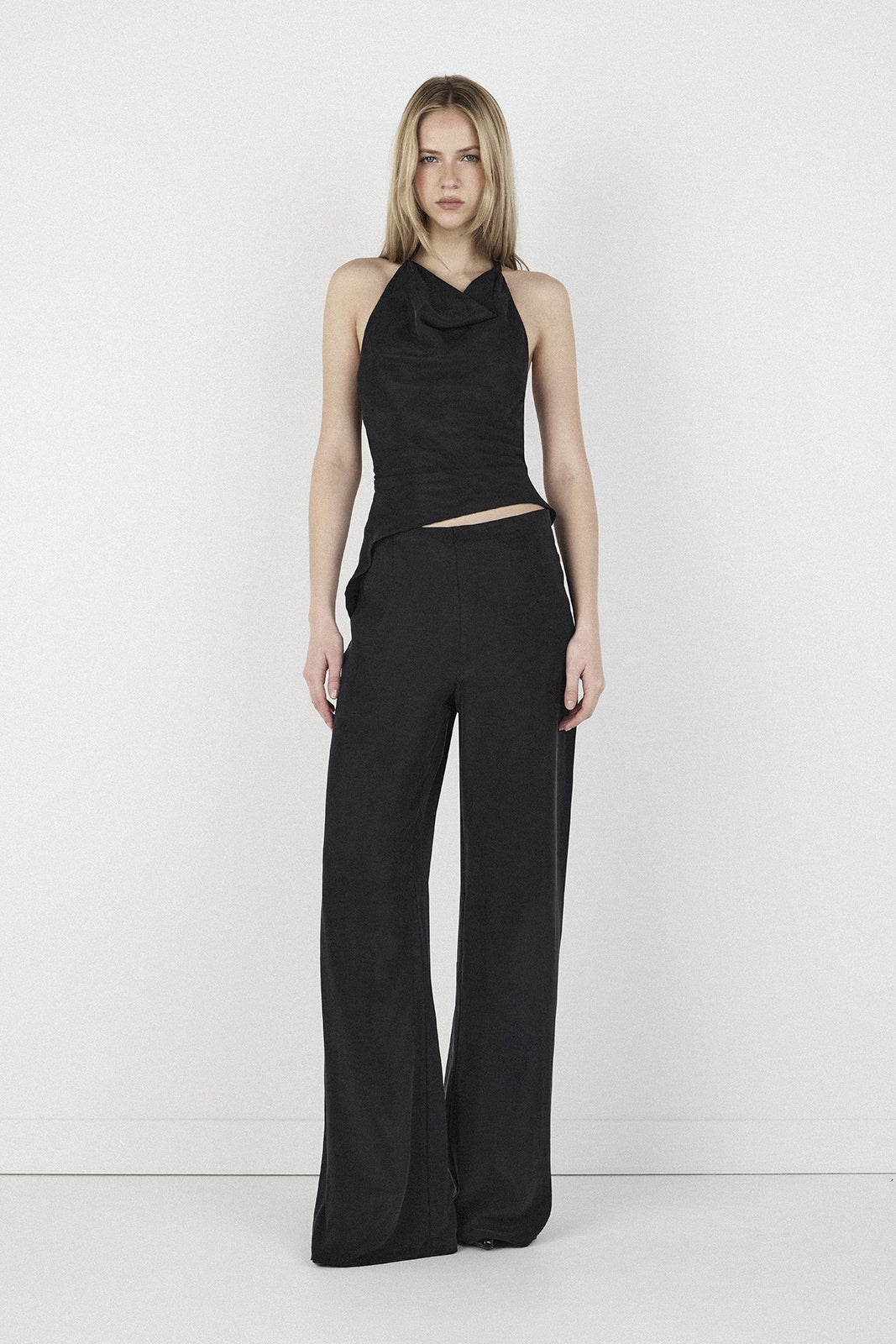 Iris Halter Top Black